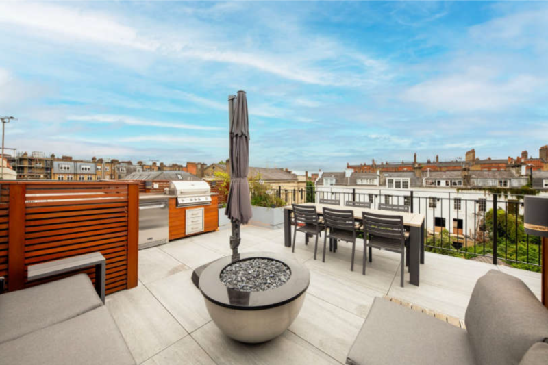 Adam & Eve Mews 04
